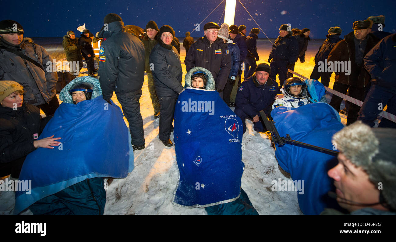 Expedición Soyuz 33 201211190010Landing (HQ). Foto de stock