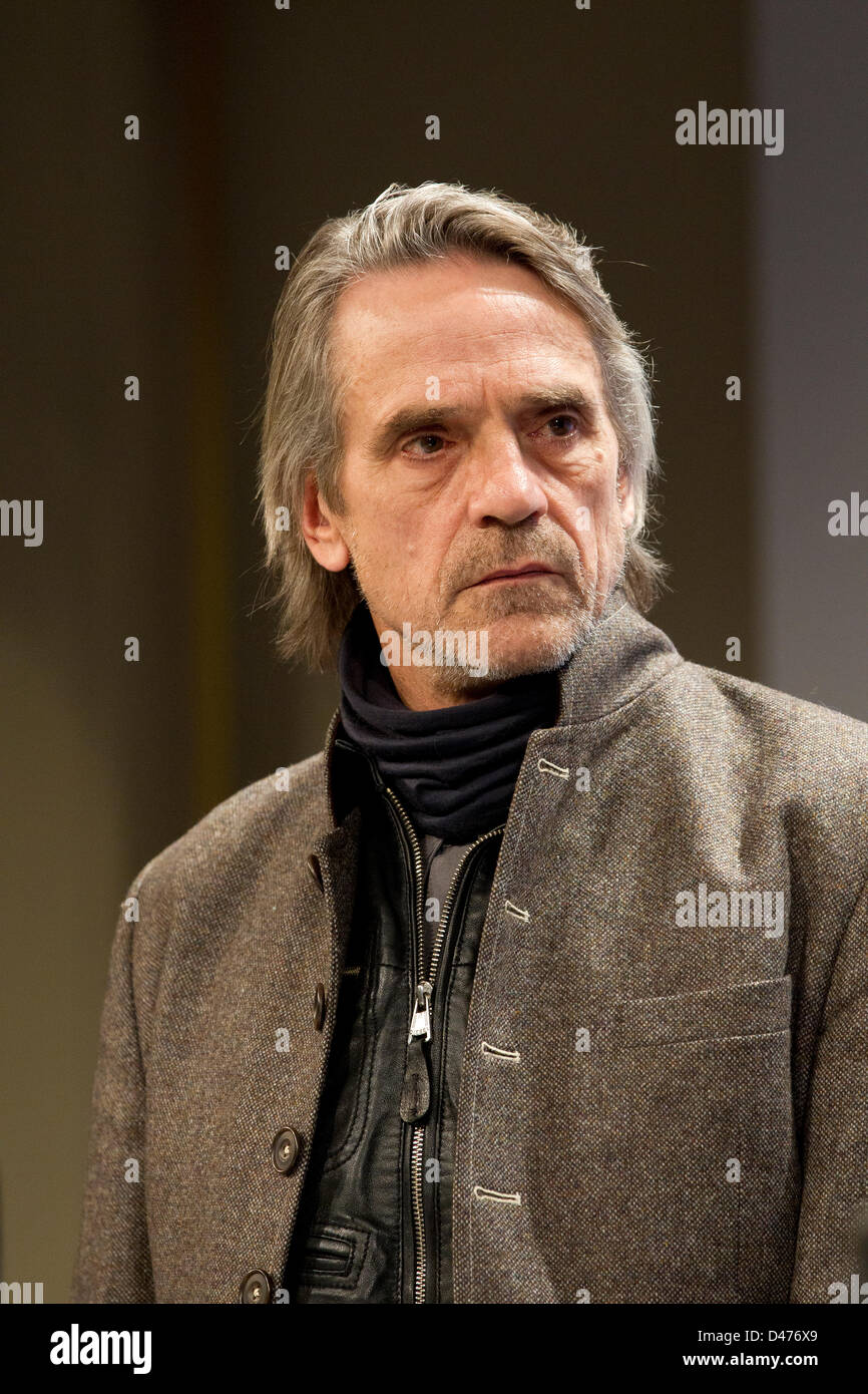 Oscarizado actor y productor ejecutivo y narrador de la película