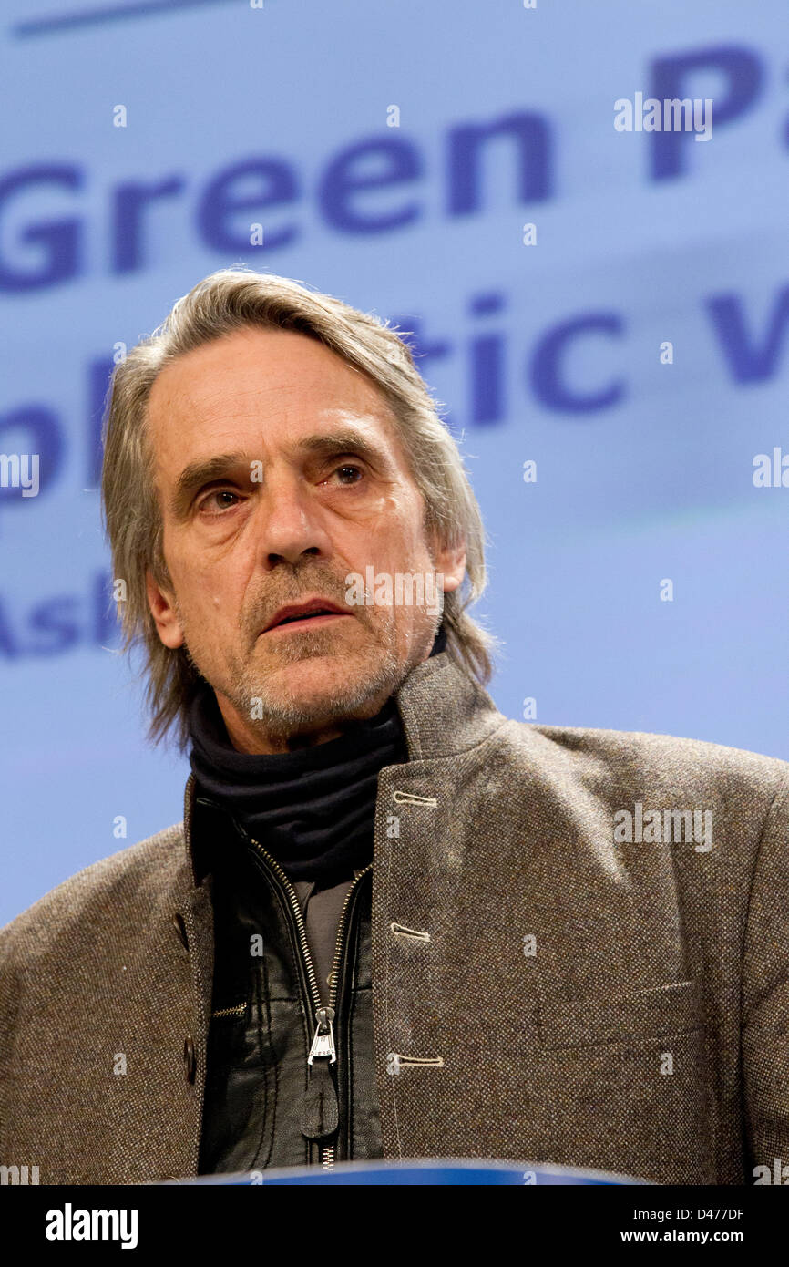 Oscarizado actor y productor ejecutivo y narrador de la película