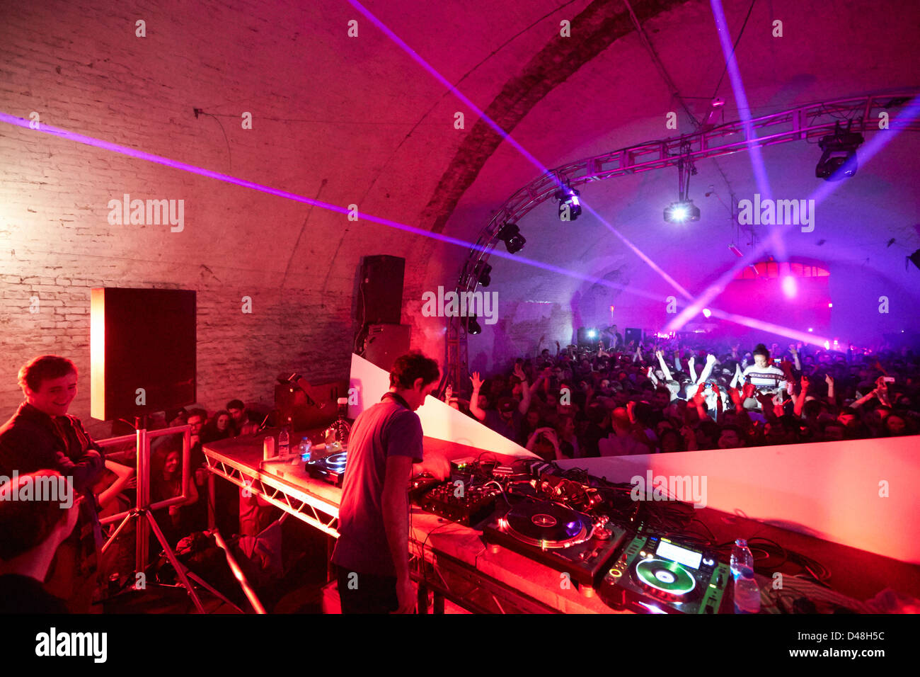 Hora de fiesta loca fotografías e imágenes de alta resolución Alamy