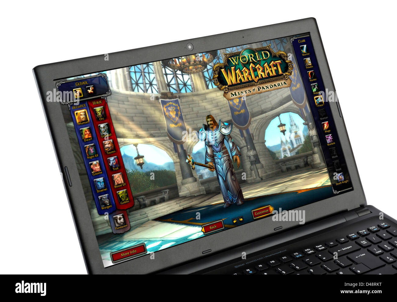 El popular "World of Warcraft - Nieblas de Pandaria' multiplayer online role playing game (MMORPG) de un ordenador portátil Foto de stock
