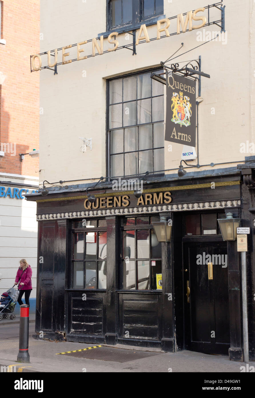 The queens arms fotografías e imágenes de alta resolución Alamy