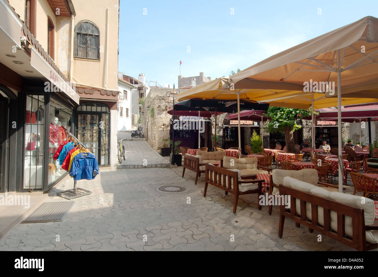 Los bares de la calle, Marmaris, provincia de Muğla, Turquía Foto de stock