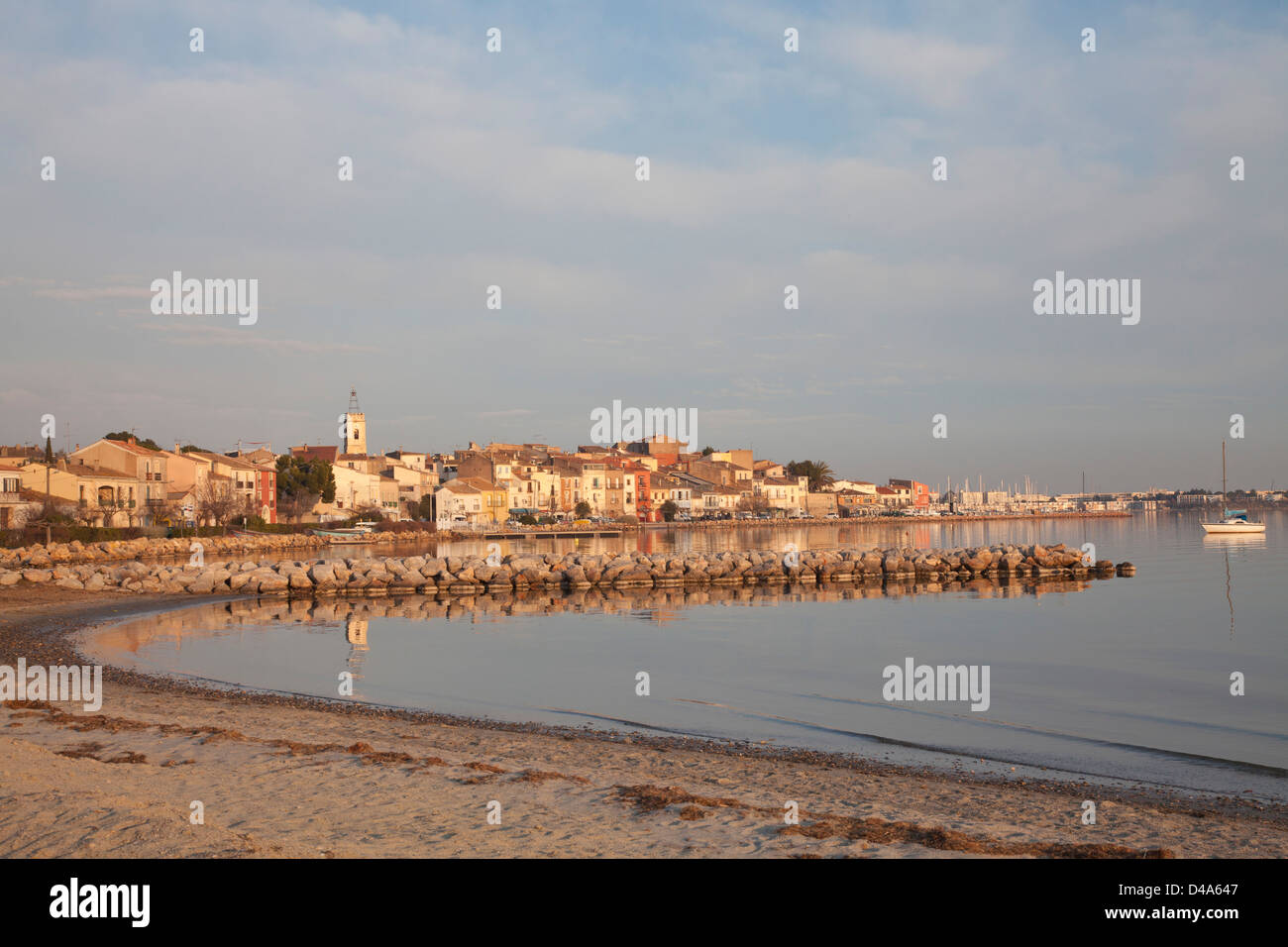 Harbour, Bouzigues, en el Etang de Thau, Languedoc Roussillon, Francia. Foto de stock