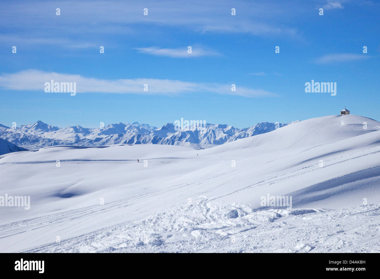 Los esquiadores en invierno, el sol, La Plagne, Francia, Europa Foto de stock
