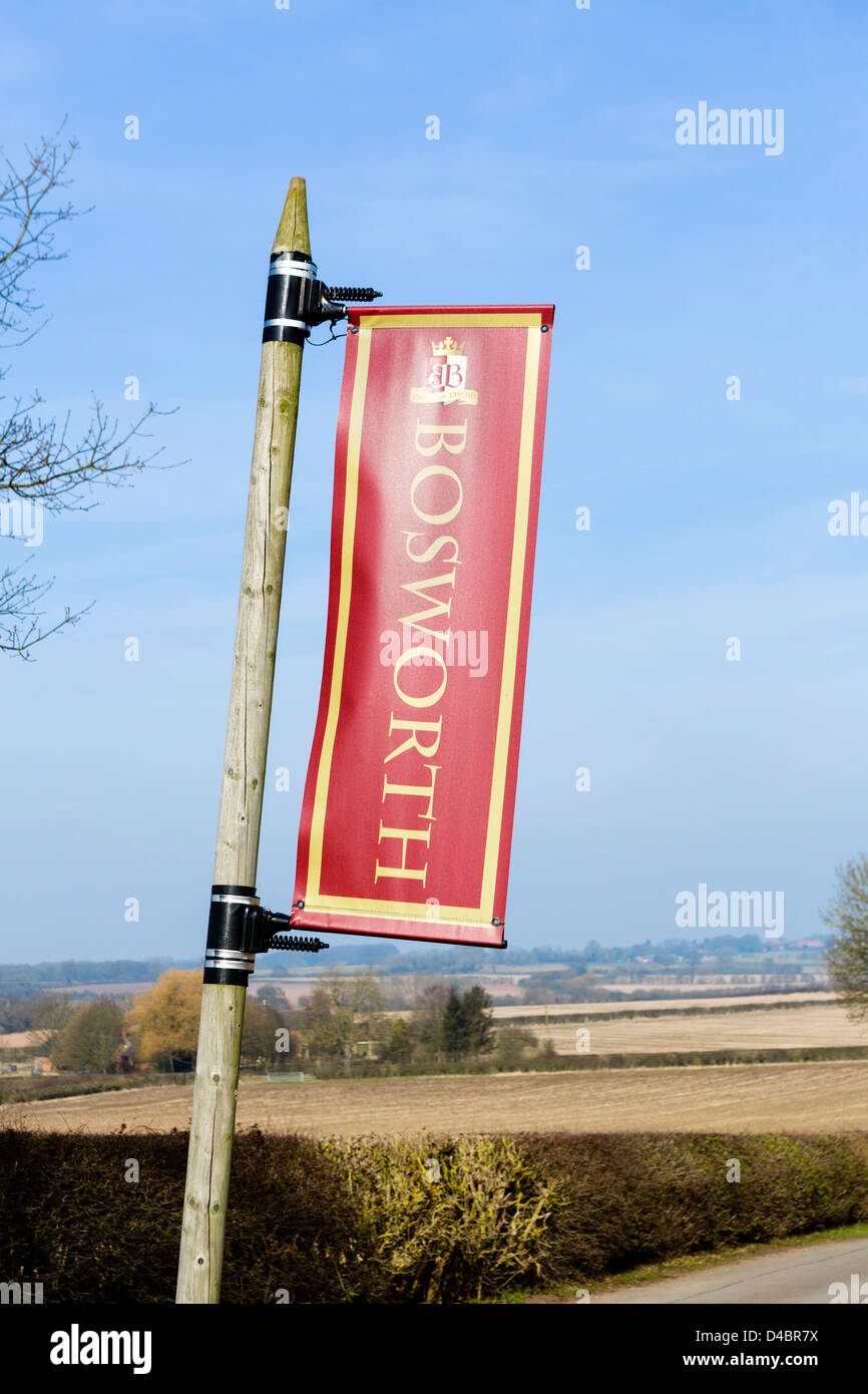 Banner en la carretera que conduce a la Bosworth Battlefield Heritage Centre, Bosworth Field, Leicestershire, East Midlands, Reino Unido Foto de stock