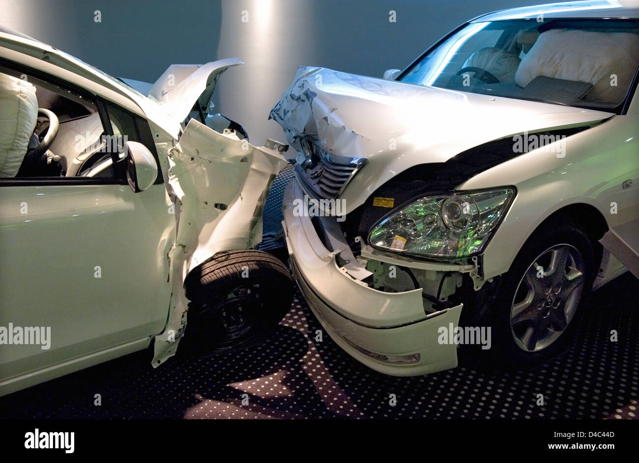 Choque de autos toyota fotografías e imágenes de alta resolución Alamy