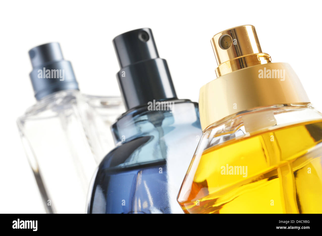 Composición con frascos de perfume sobre fondo blanco. Foto de stock
