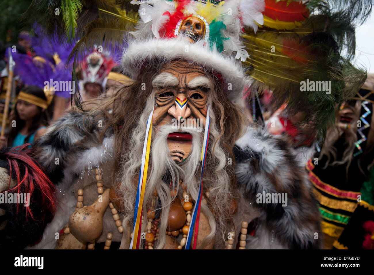 Berlín, Alemania, India hombre con máscara en el Carnaval de las Culturas Foto de stock