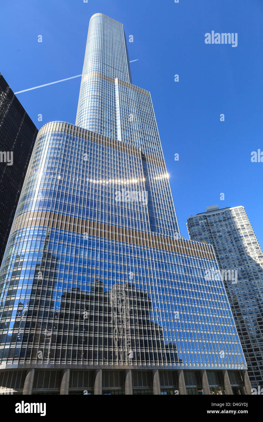Trump Tower, el segundo edificio más alto de Chicago, Chicago, Illinois, EE.UU. Foto de stock