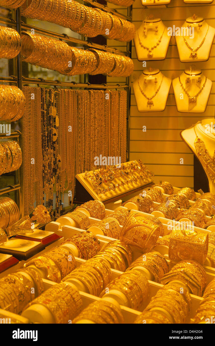 Oro en el Gold Souk, Dubai, Emiratos Árabes Unidos, Oriente Medio Foto de stock