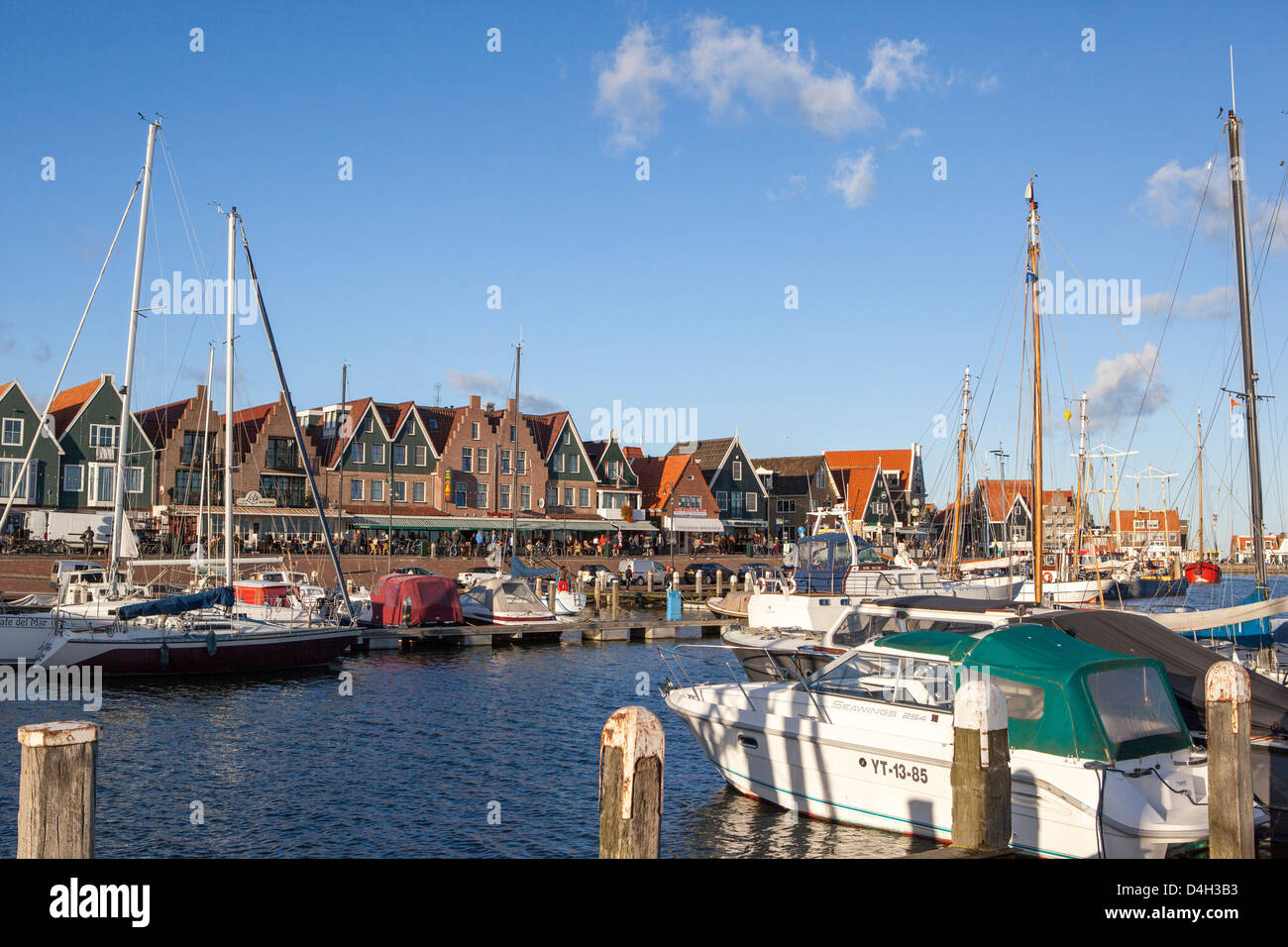 Puerto de Volendam, provincia de Holanda del Norte, los Países Bajos  (Holanda Fotografía de stock - Alamy