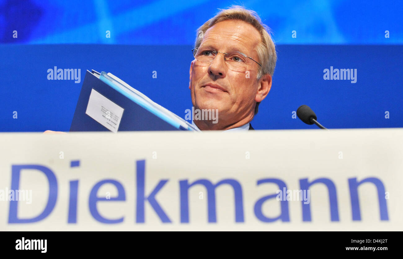 CEO de Allianz, Michael Diekmann, ilustra a la compañía de seguros?s asamblea general celebrada en Munich, Alemania, el 29 de abril de 2009. Europa?s más grande compañía de seguros Allianz todavía no ofrece ninguna perspectiva para el año en curso, debido a la crisis económica y financiera mundial. Foto: Frank LEONHARDT Foto de stock
