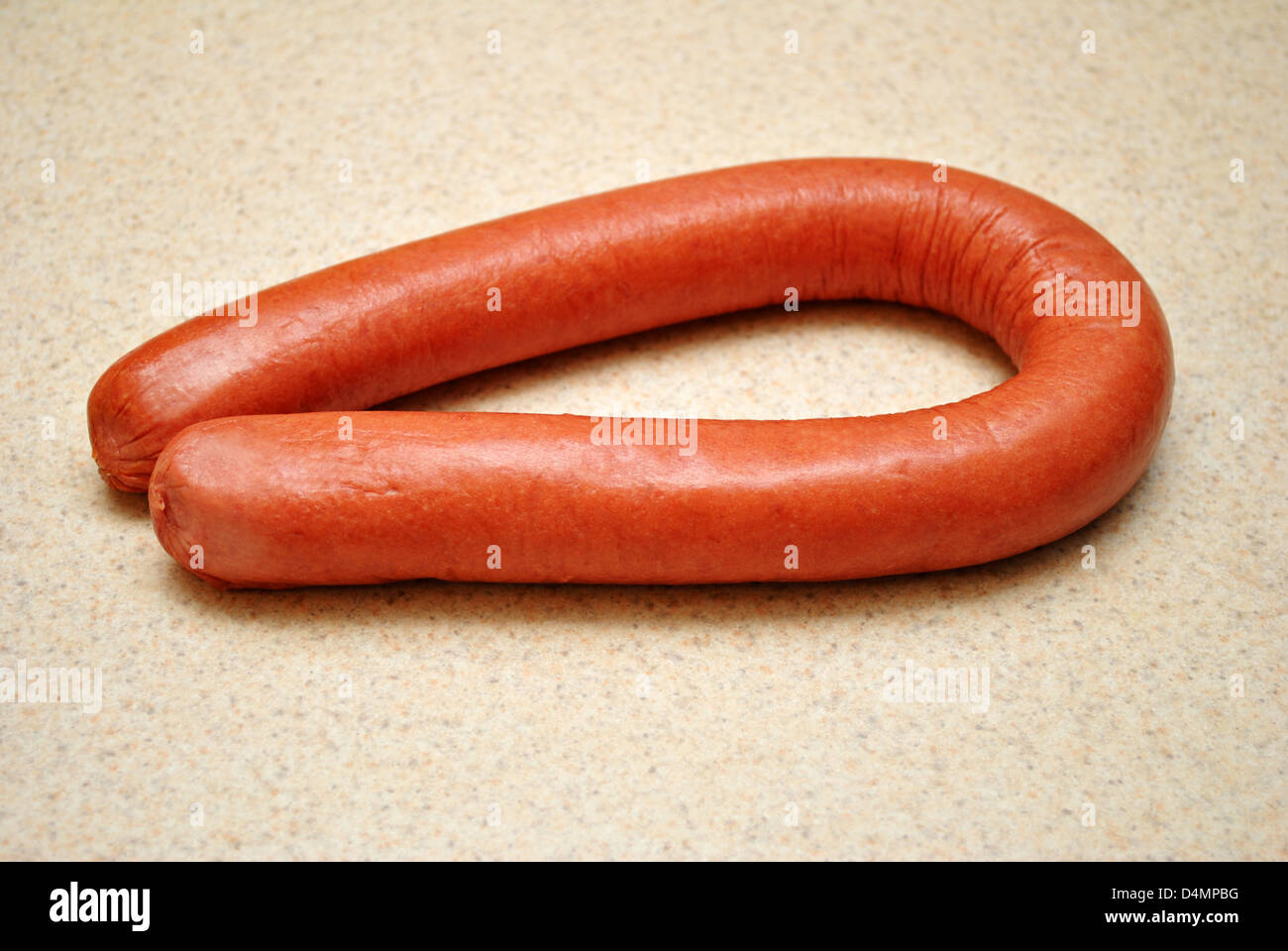 Toda la carne Kielbasa Raw Foto de stock