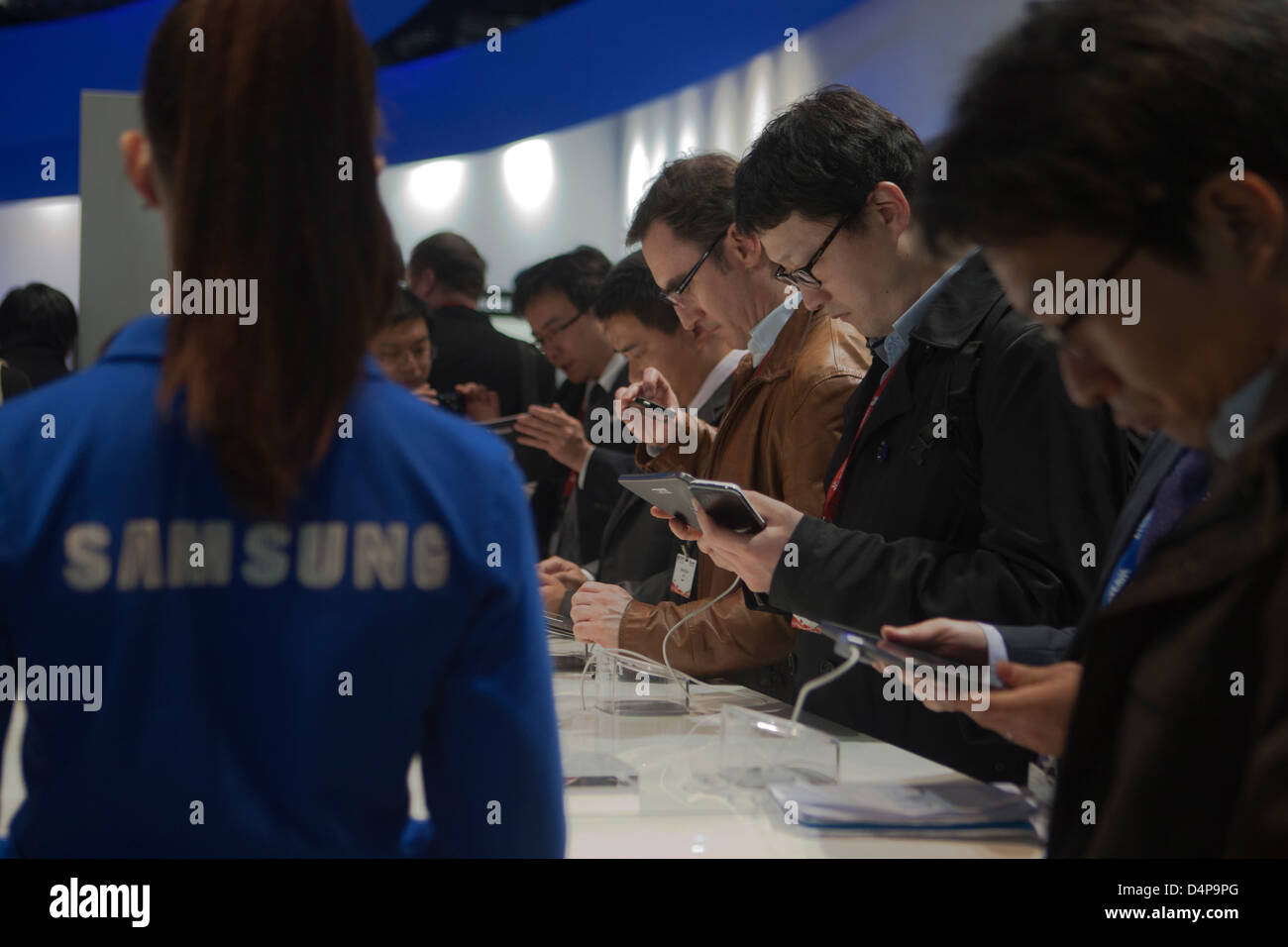 Barcelona, España, el stand de Samsung en el Mobile World Congress Foto de stock
