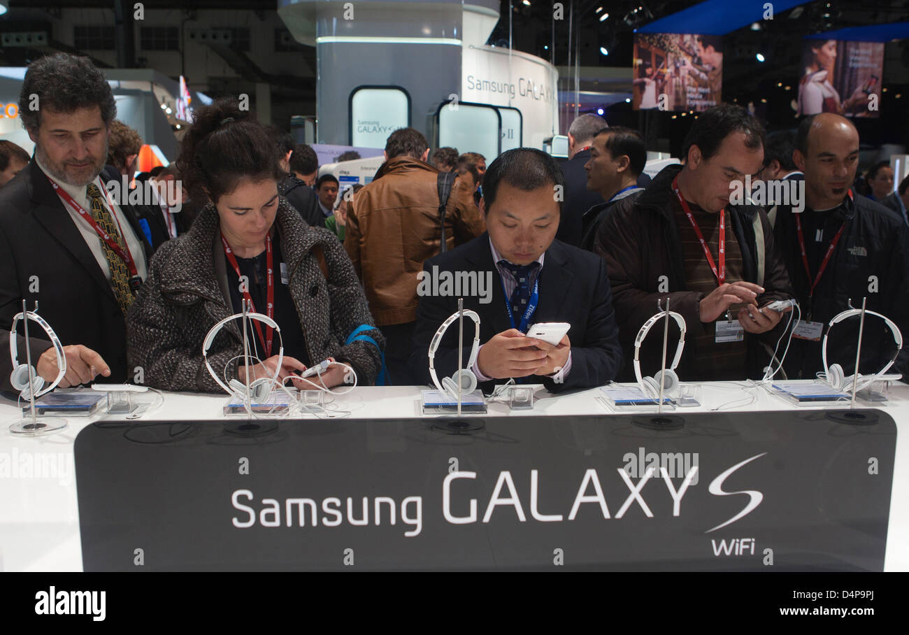 Barcelona, España, el stand de Samsung en el Mobile World Congress Foto de stock