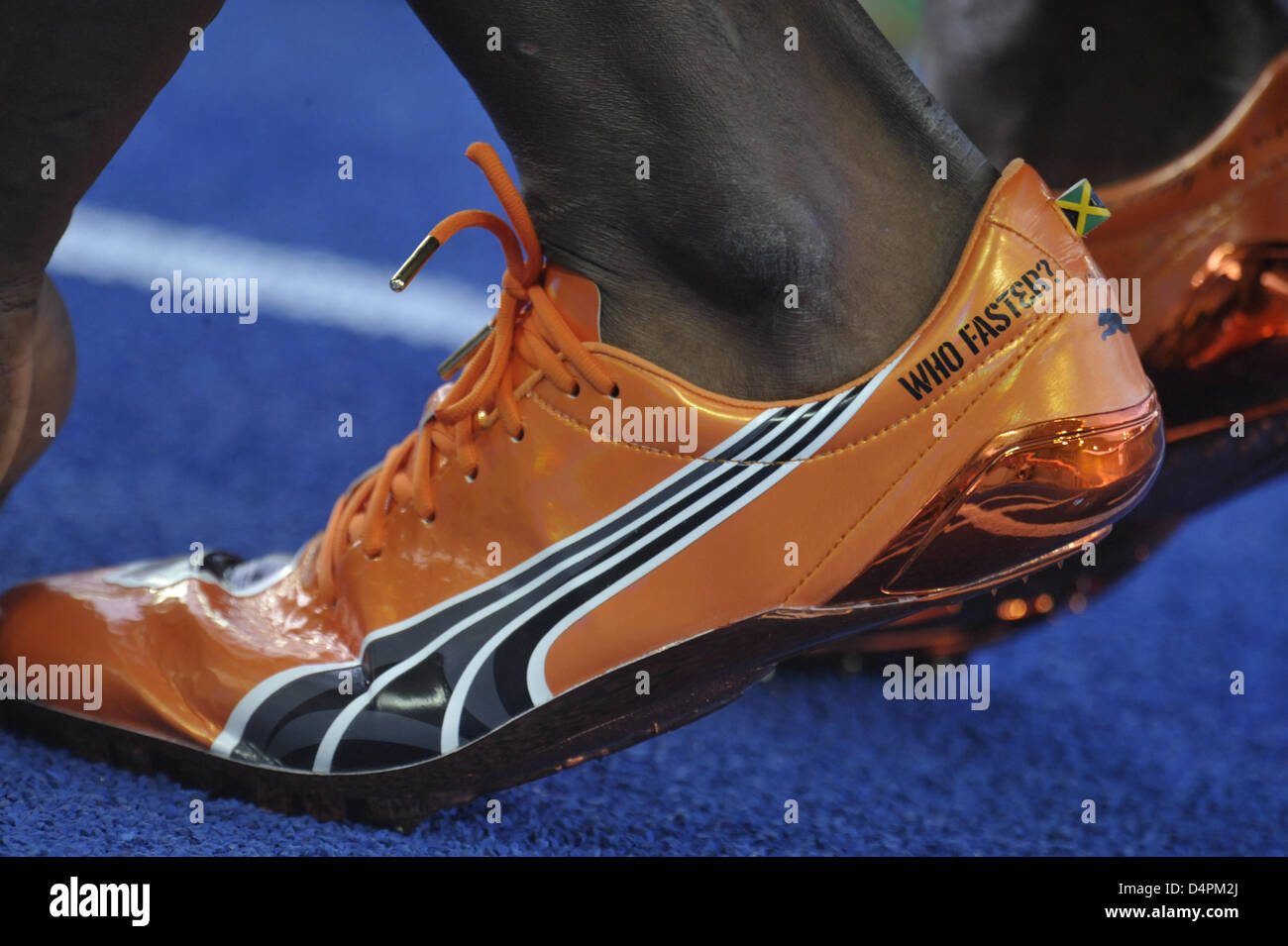 Los zapatos Jamaica Usain Bolt fotografiado antes a los hombres?s 100m final en XII Campeonato del Mundo IAAF de Atletismo en Berlín, Alemania, el 16 de de 2009. Tornillo