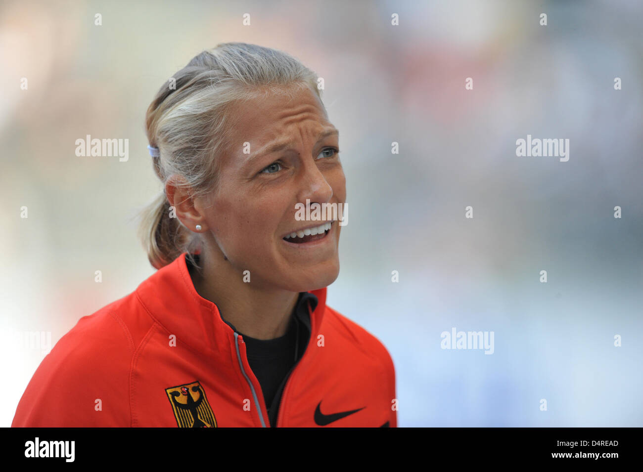 Alemania?s Jennifer Oeser grita durante el Heptathlon en el XII Campeonato del Mundo IAAF de Atletismo en Berlín, Alemania, el 15 de agosto de 2009. Foto: Bernd Thyssen Foto de stock