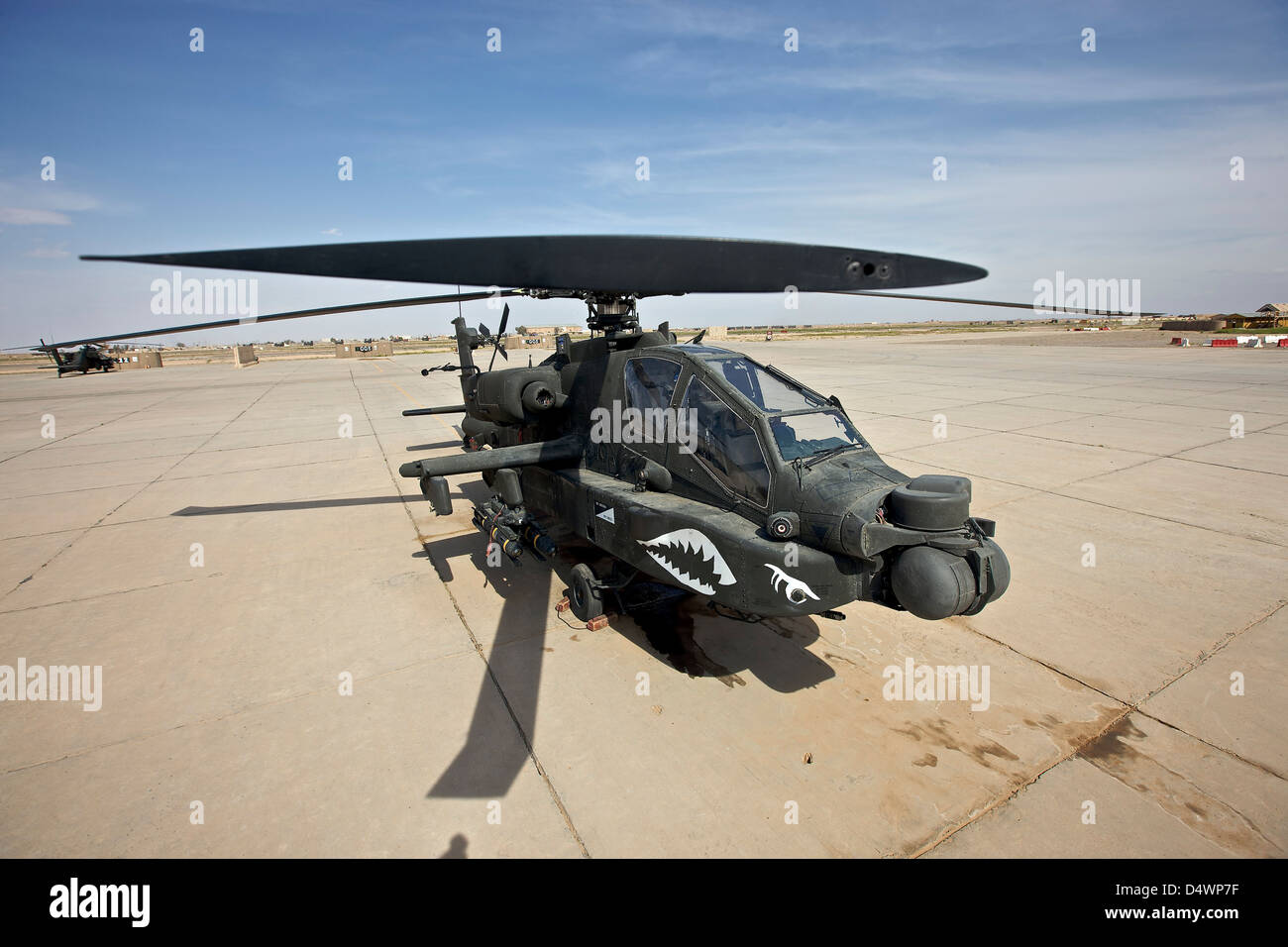 AH-64D Apache el arco en la COB Speicher, Tikrit, Iraq, durante la Operación Libertad Iraquí Foto de stock