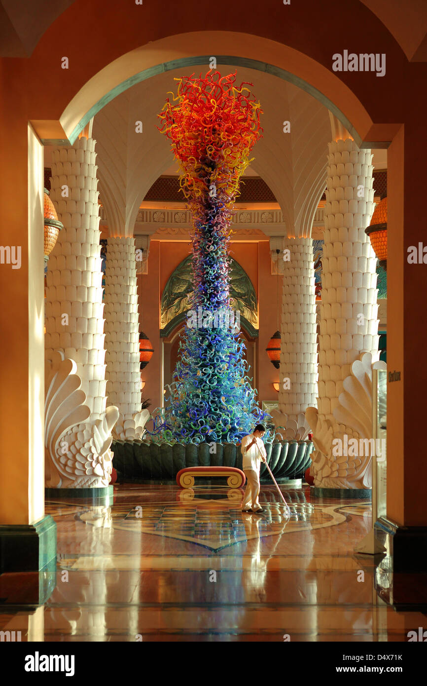 El vestíbulo del hotel Atlantis, Dubai, Emiratos Árabes Unidos. Foto de stock