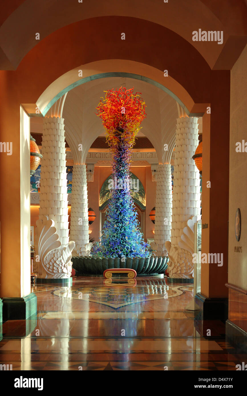 El vestíbulo del hotel Atlantis, Dubai, Emiratos Árabes Unidos. Foto de stock
