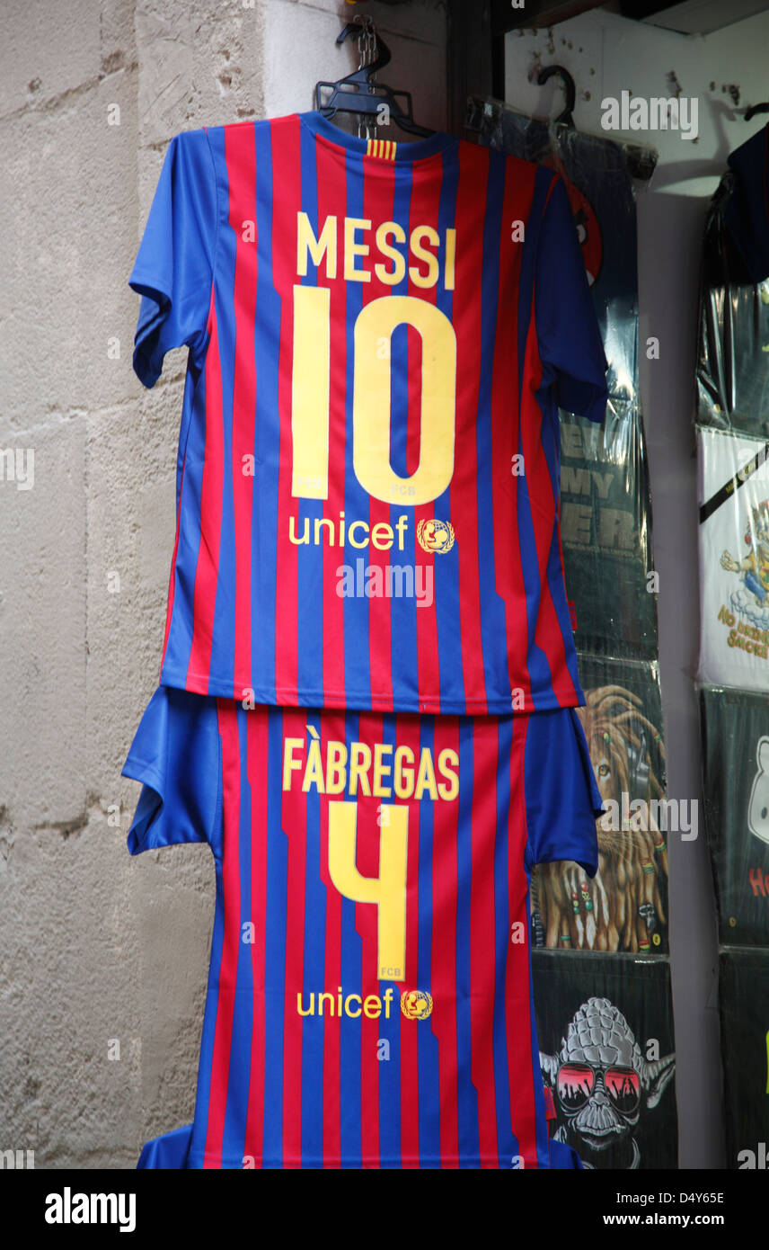 Venta de camisetas de fútbol, Barcelona, España Fotografía de stock - Alamy