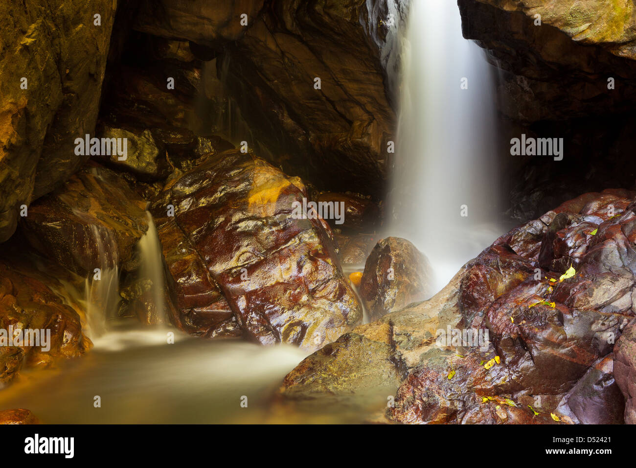 Las bellas cascadas Chorro Las Yayas, cerca de El frente en la