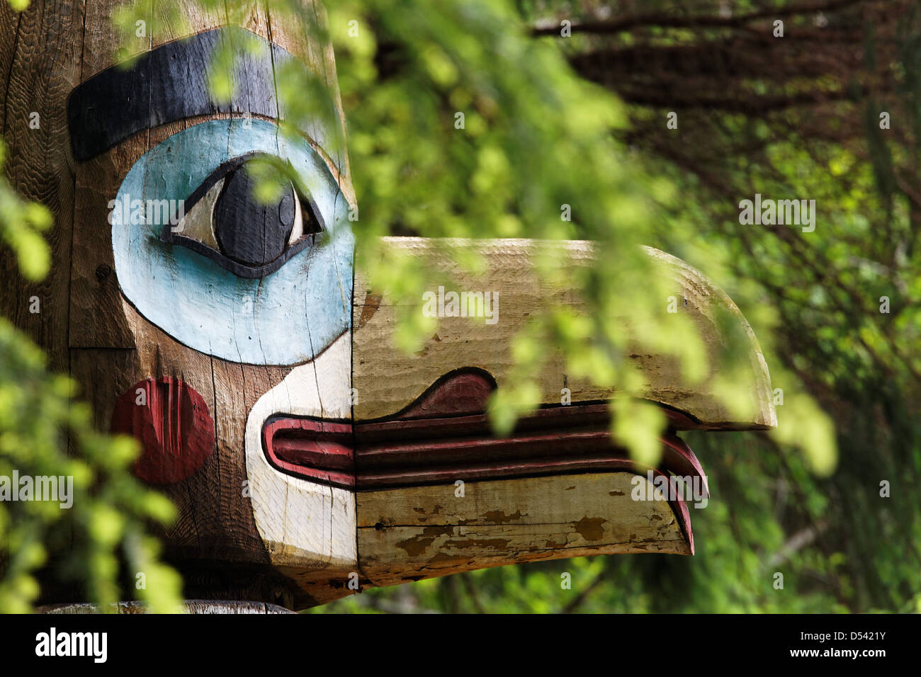 Ketchikan Raven Réplica de Raven a la cabeza de la NASS Totem pole, Totem Bight State ...