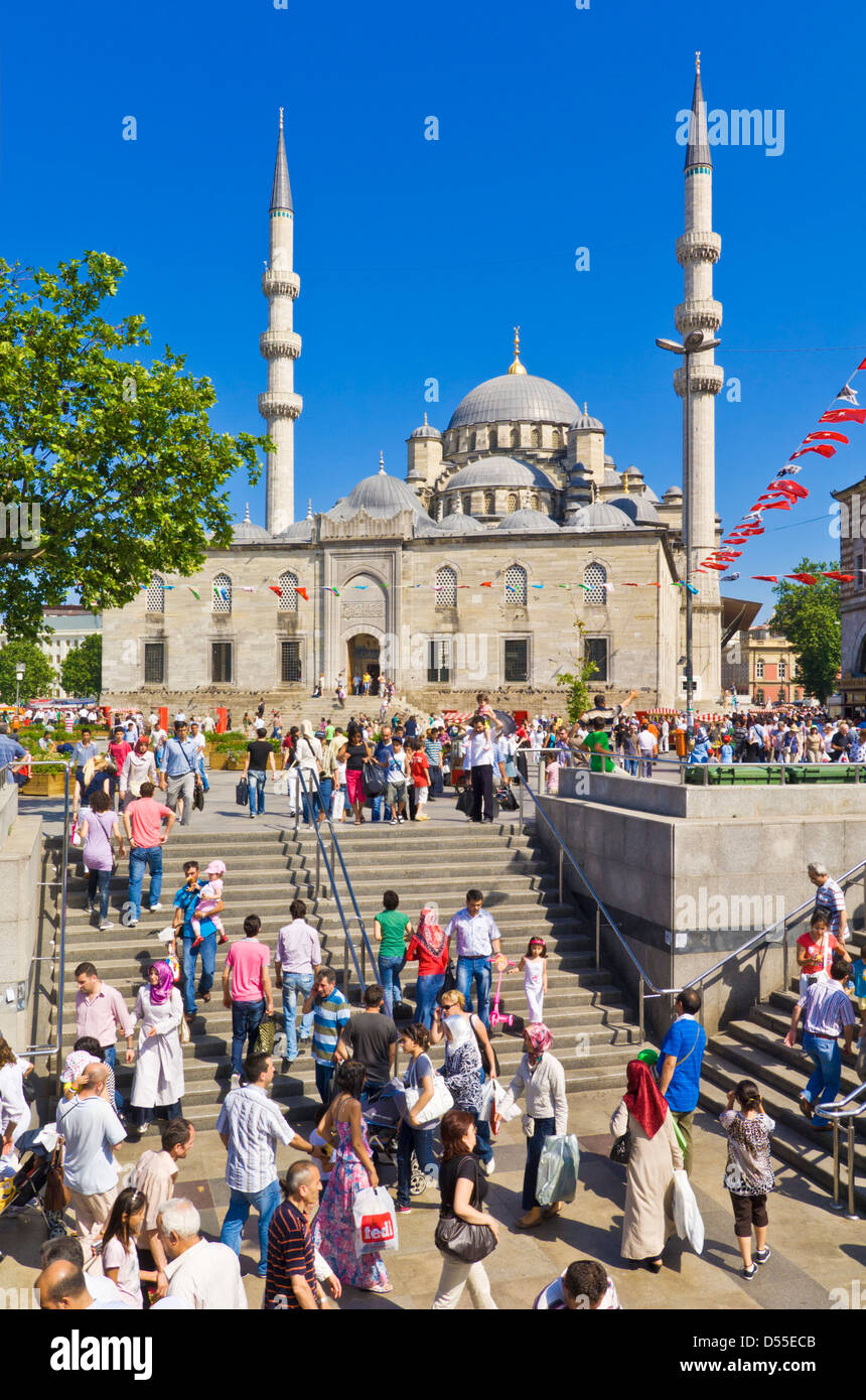 Yeni Cami (Mezquita nueva), Eminonu, Estambul, Turquía Foto de stock