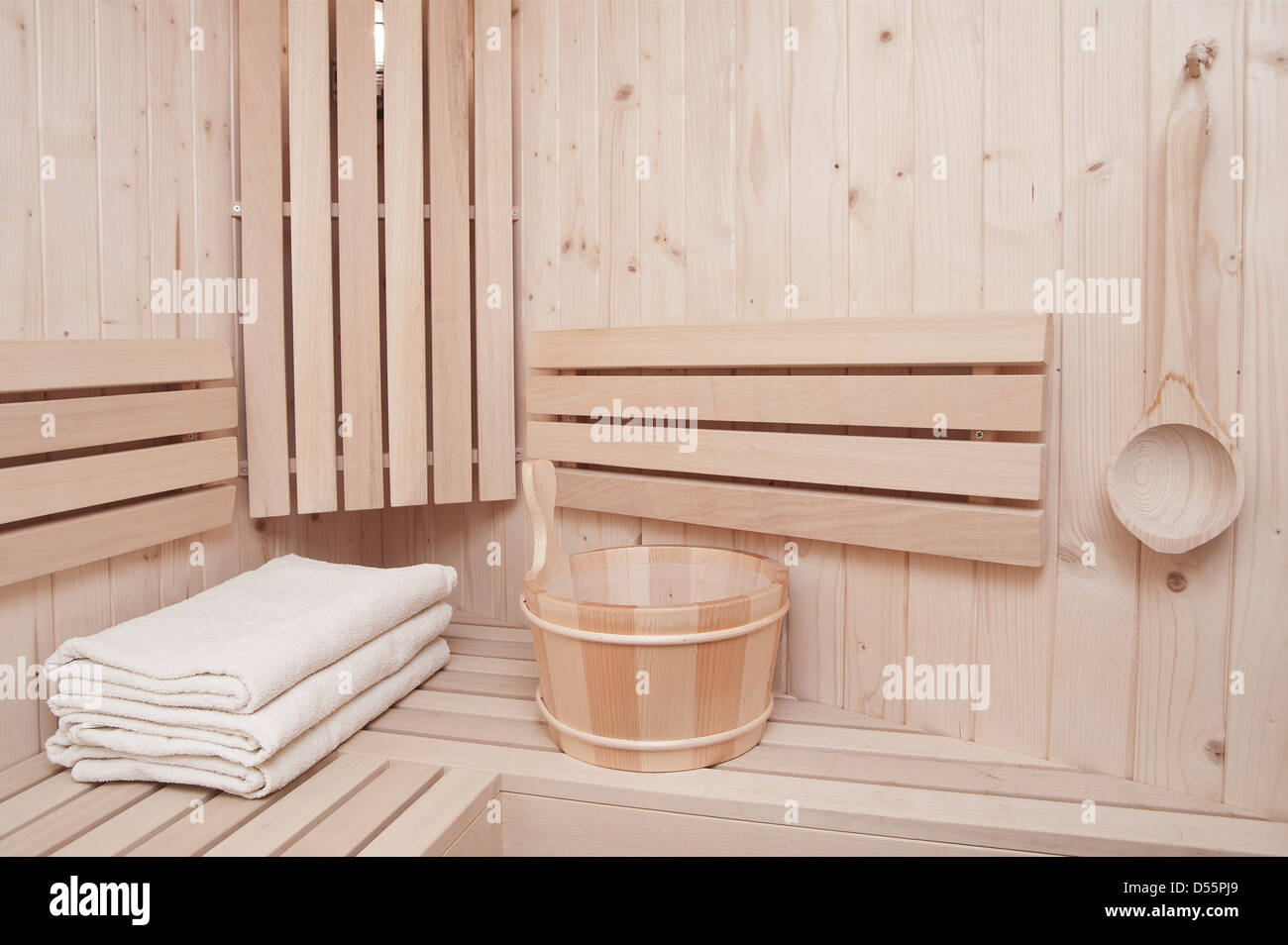 Una sauna finlandesa de dos alturas para pasar un buen y sudoroso