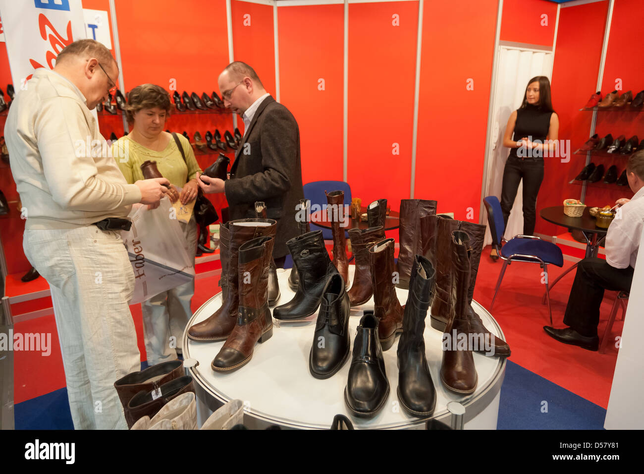 Feria de calzado y productos de cuero fotografías e alta resolución Alamy