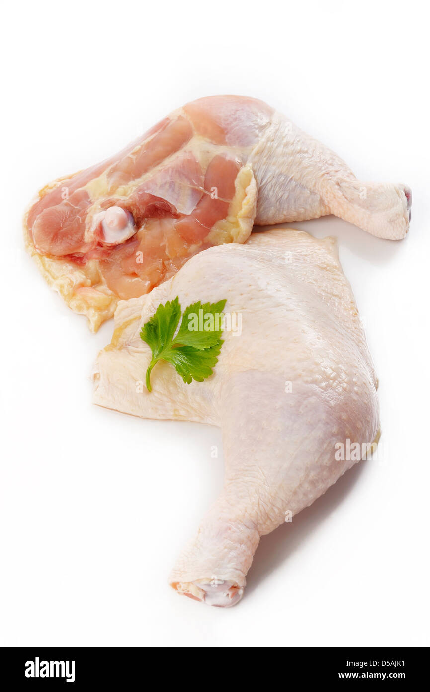 Piernas de pollo fresca cruda Fotografía de stock - Alamy