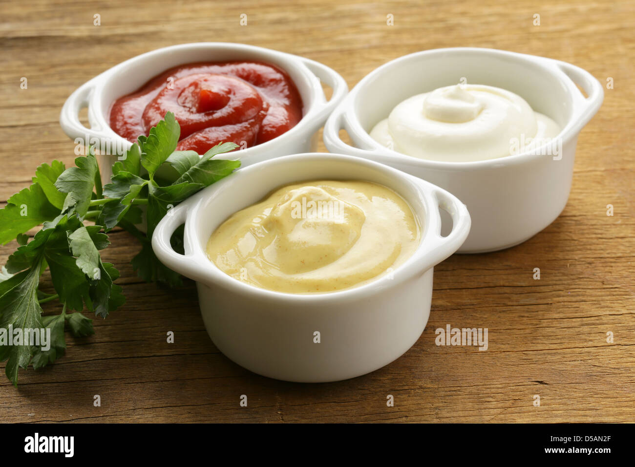 Ketchup and mayonnaise three kinds fotografías e imágenes de alta