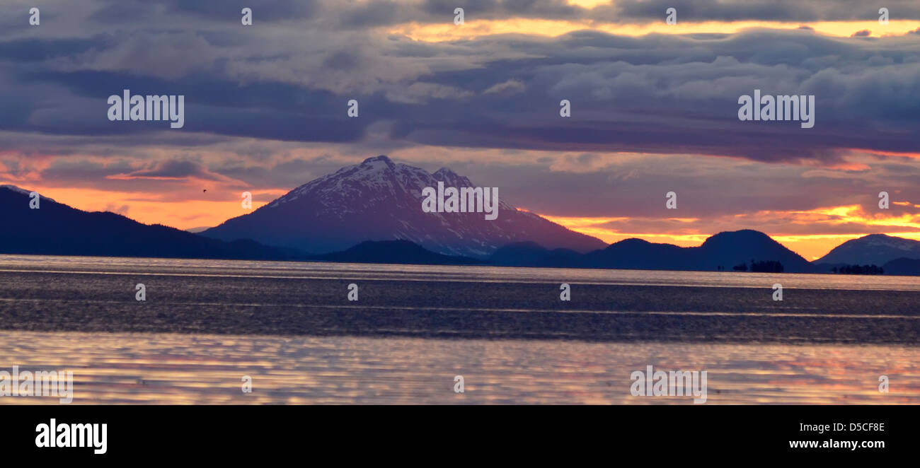 Sunset, Stephen's Passage, sureste de Alaska. Foto de stock