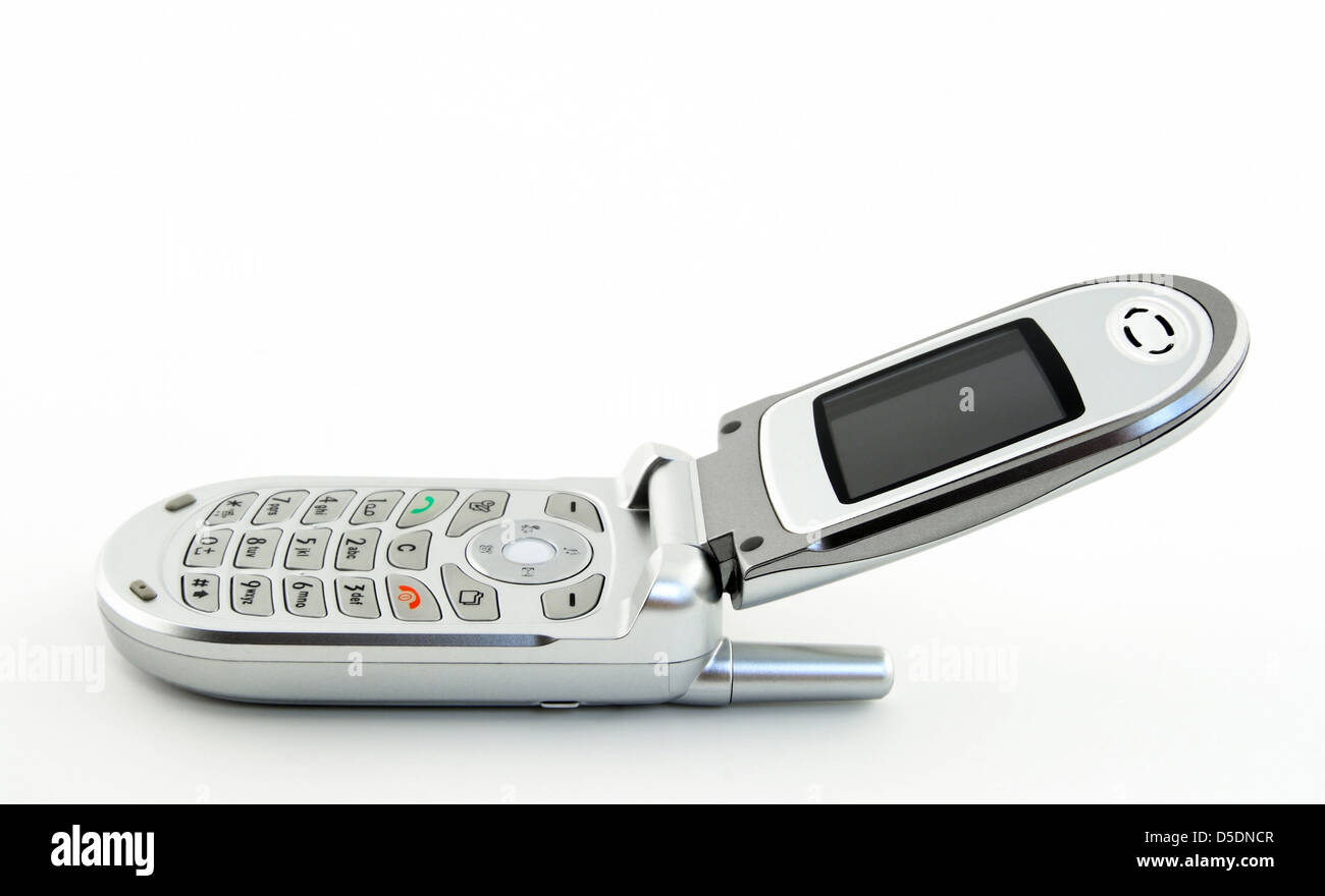 Teléfono móvil celular de plata utilizado en el lado con el foco encendido  Puerto mini USB Fotografía de stock - Alamy