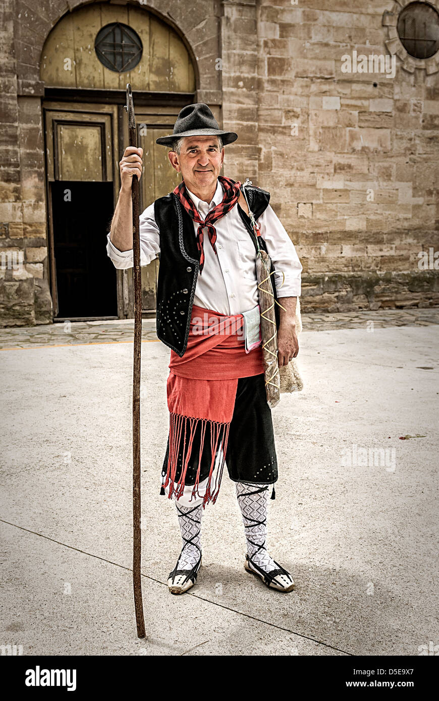Aragoneses hombre vestido con traje típico, Benabarre, Huesca, Aragón,  España Fotografía de stock - Alamy