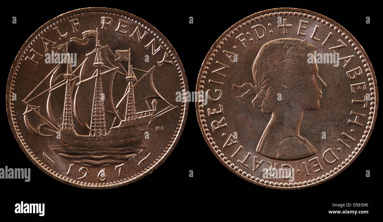 Moneda de medio centavo, la Reina Isabel II, Golden Hind barco, Reino Unido, 1967 Foto de stock