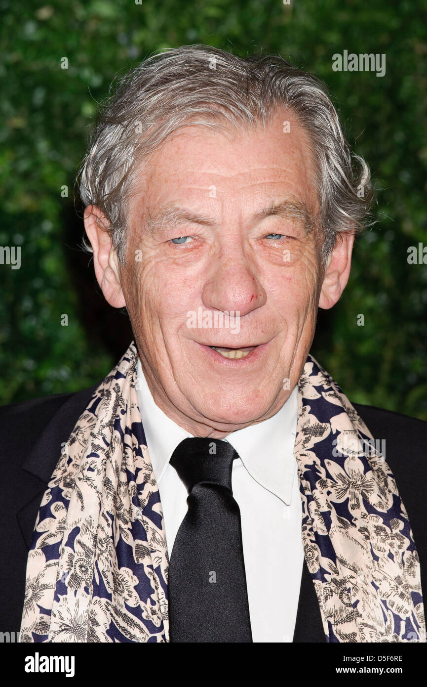 Ian McKellen visto en la 58ª London Evening Standard Theatre Awards. Foto de stock