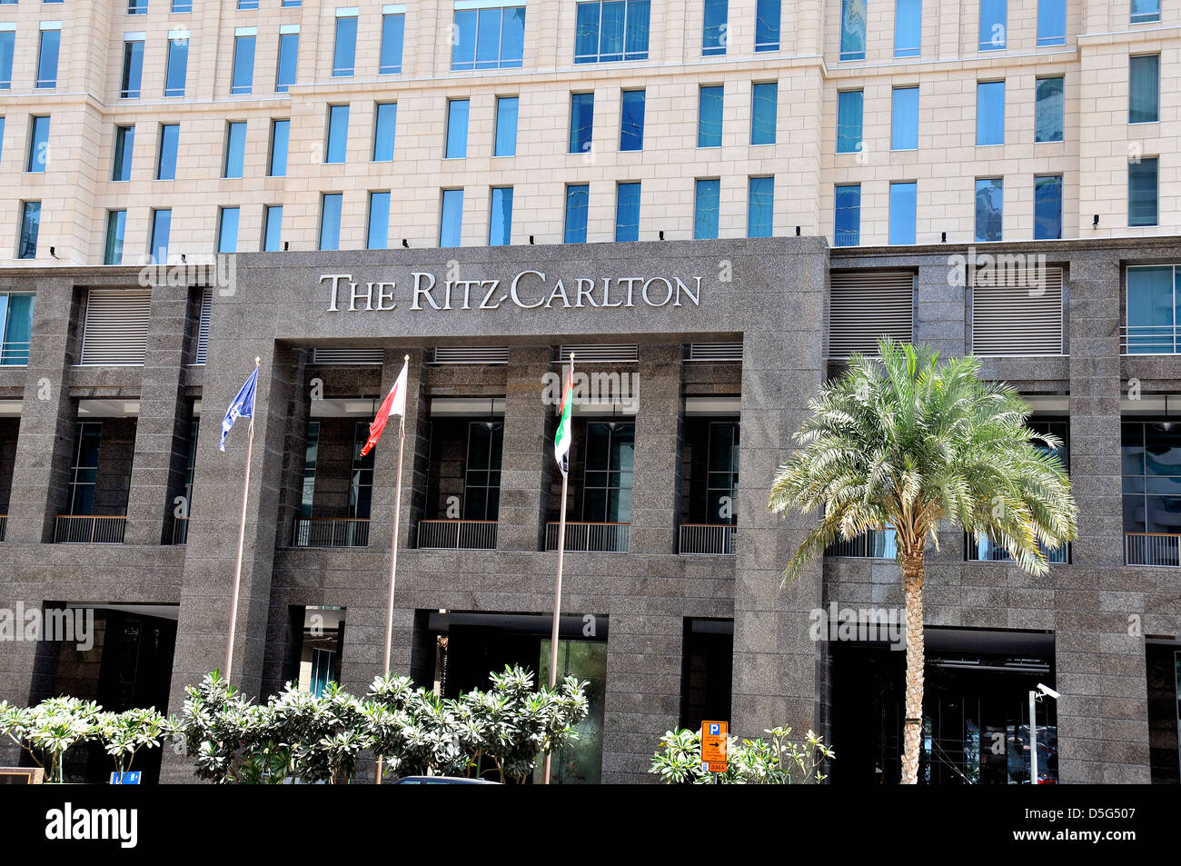 El Ritz Carlton Hotel Dubai Emiratos Arabes Unidos Fotografia De Stock Alamy