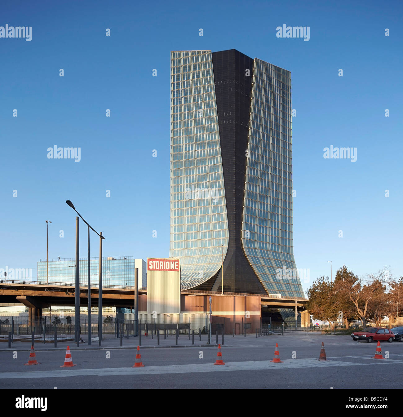 CMA/CGM torre de oficinas, en Marsella, Francia. Arquitecto Zaha Hadid