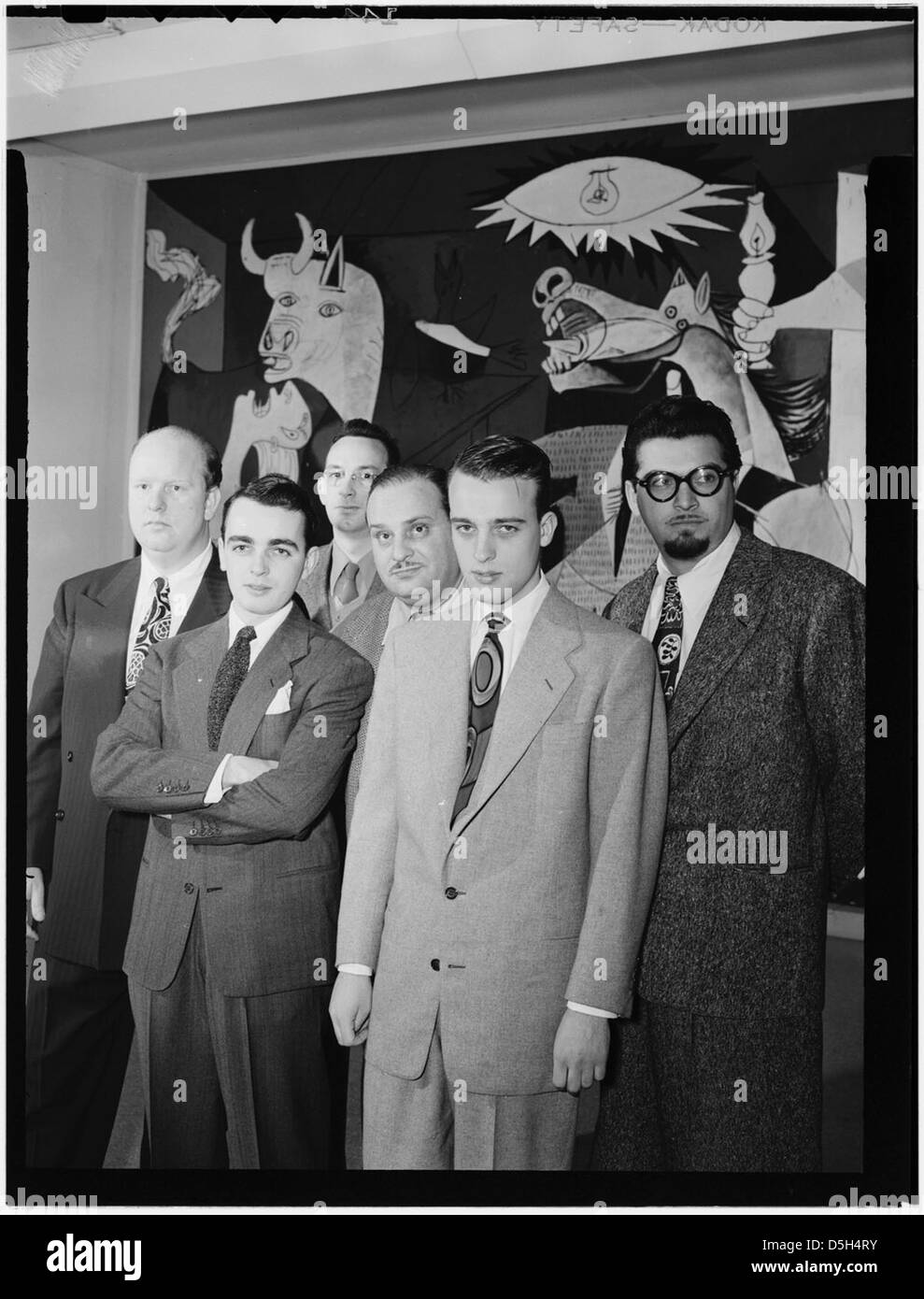 [Retrato de Edwin A. Finckel, Ralph Burns, Eddie Sauter, Johnny Richards, Neal Hefti, y George Handy, Museo de Arte moderno, Nueva York, N.Y., CA. Marzo de 1947] (LOC) Foto de stock