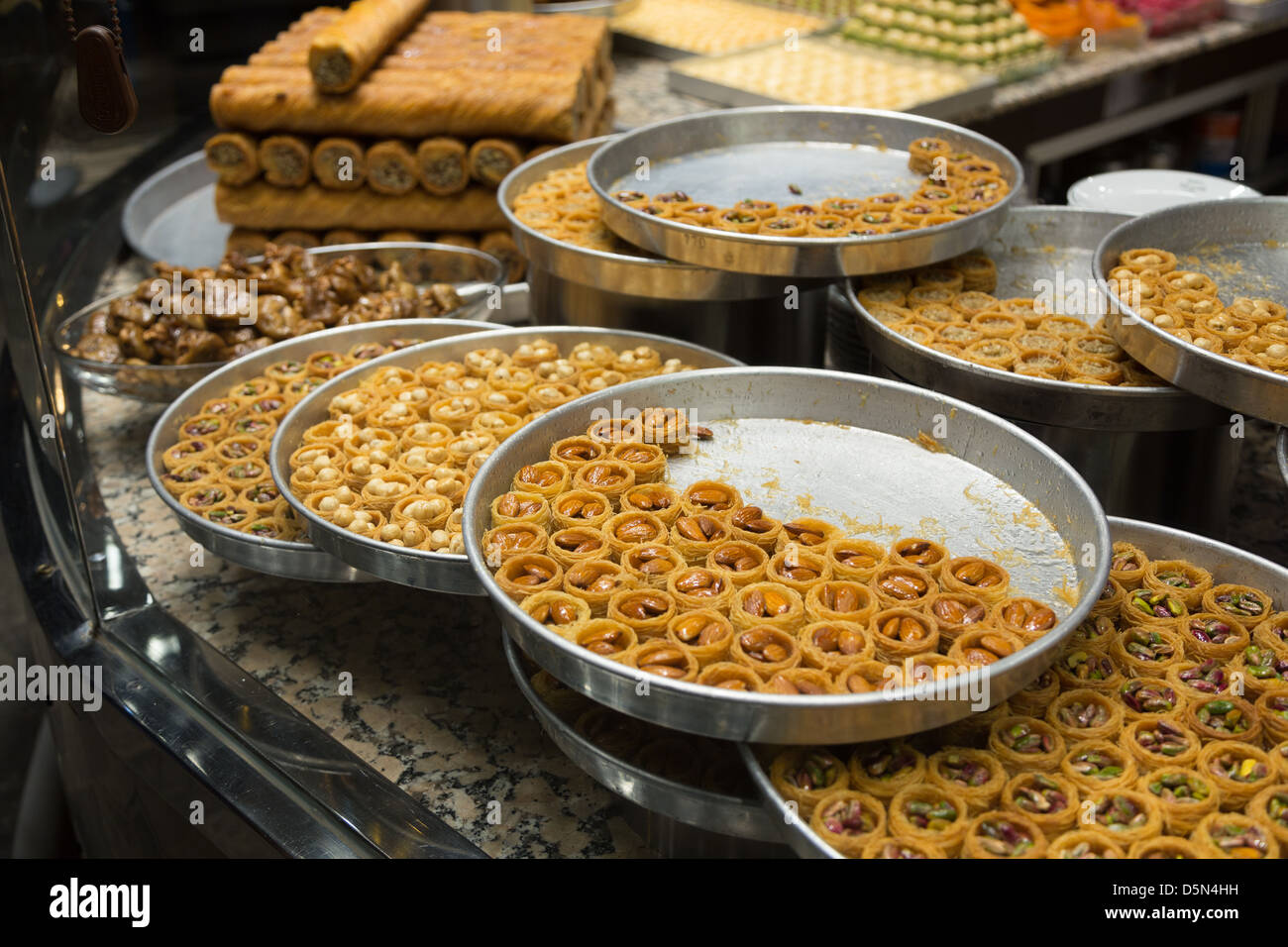 Pastelería en Estambul, Estambul, Turquía, Oriente Medio Foto de stock