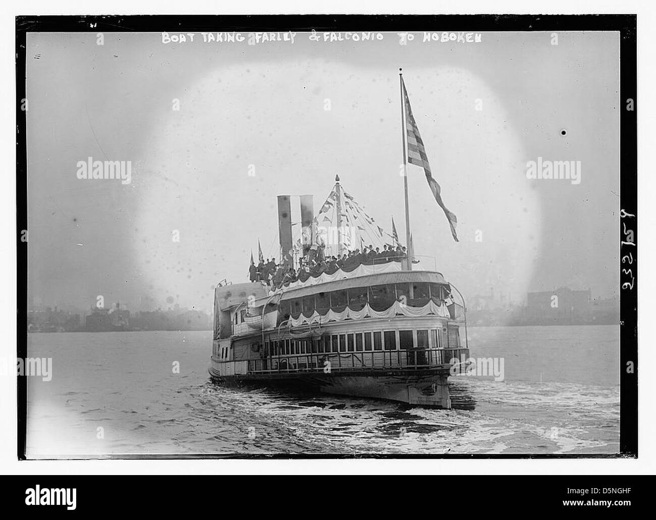 Teniendo en barco Farley & Falconio a Hoboken (LOC) Foto de stock