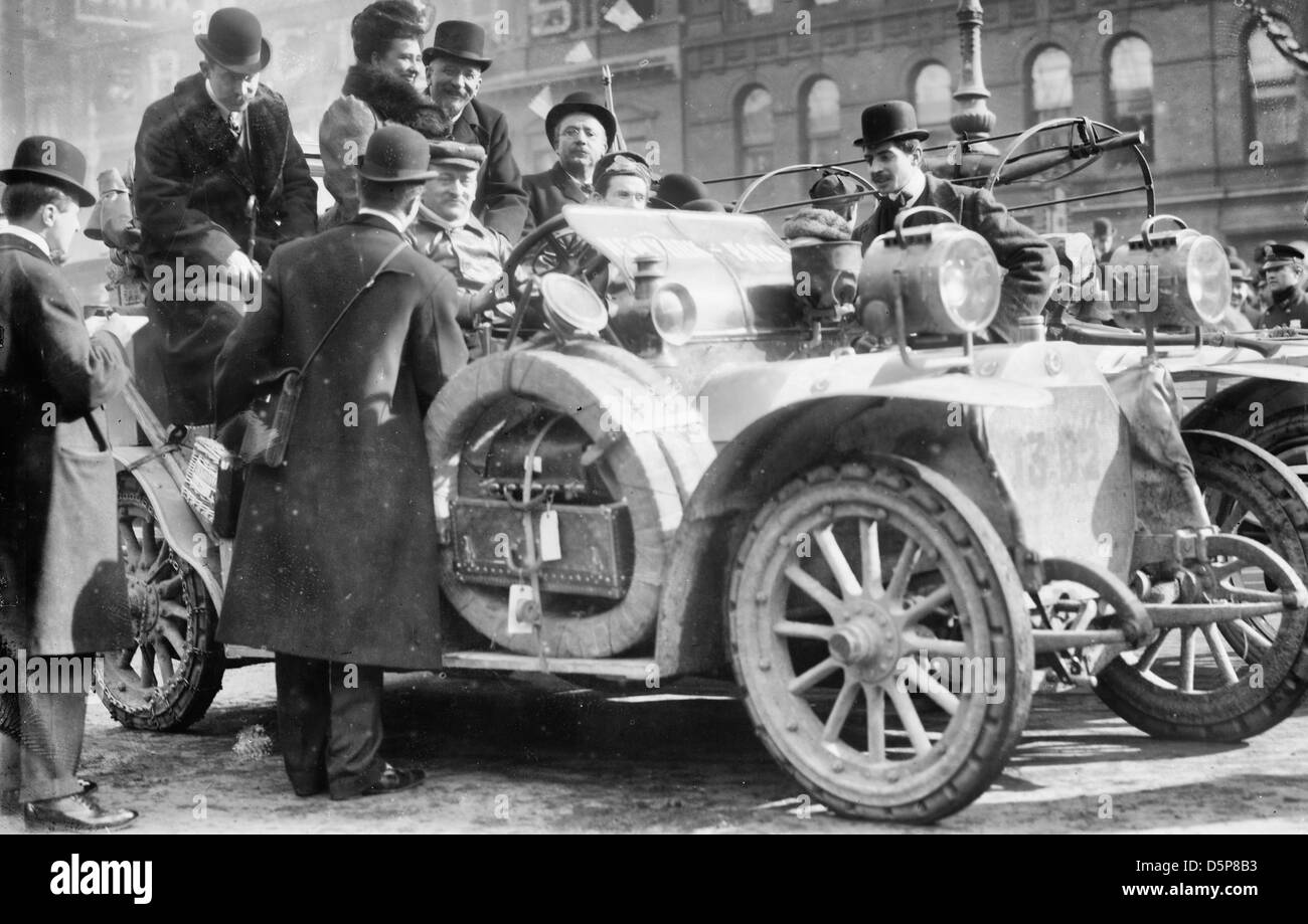 Nueva York - Paris raza: Godard en moto-bloc, Nueva York, circa 1908 Foto de stock