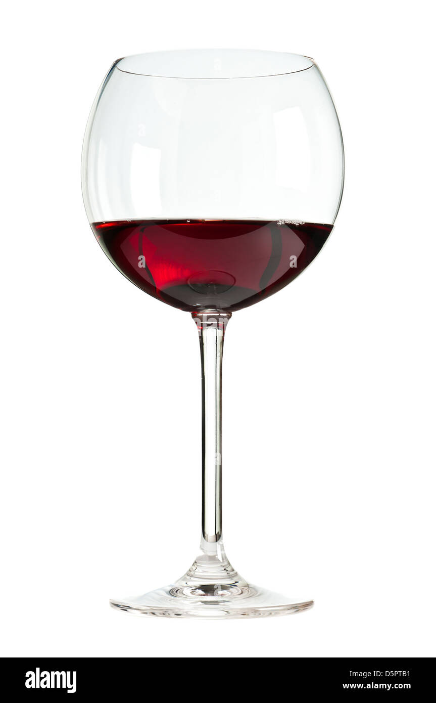 Copa de vino tinto aislado sobre un fondo blanco. Foto de stock