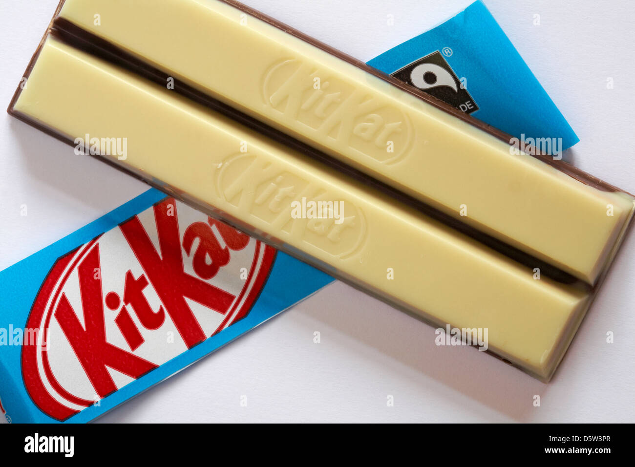 Nestlé Cookies & Cream Kitkat 2 dedos barra de chocolate unwrapped KitKat KitKat Kit Kat Bar