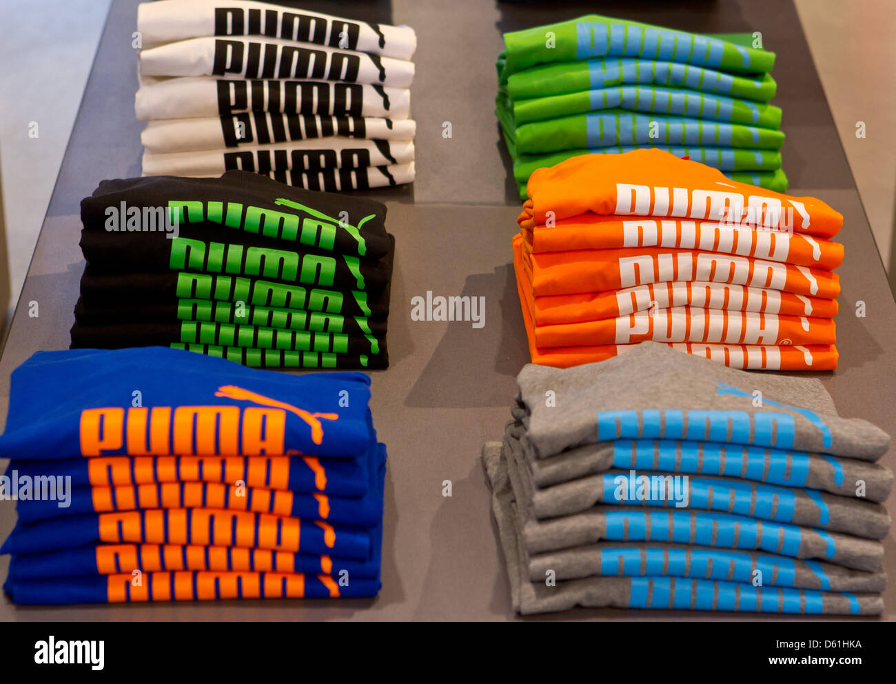 Fabricante de ropa deportiva fotografías e imágenes de alta resolución -  Alamy