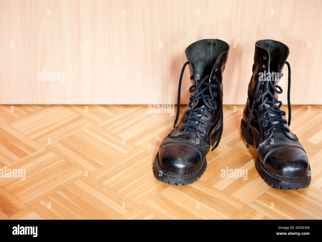 Bovver boots fotografías e imágenes de alta resolución - Alamy
