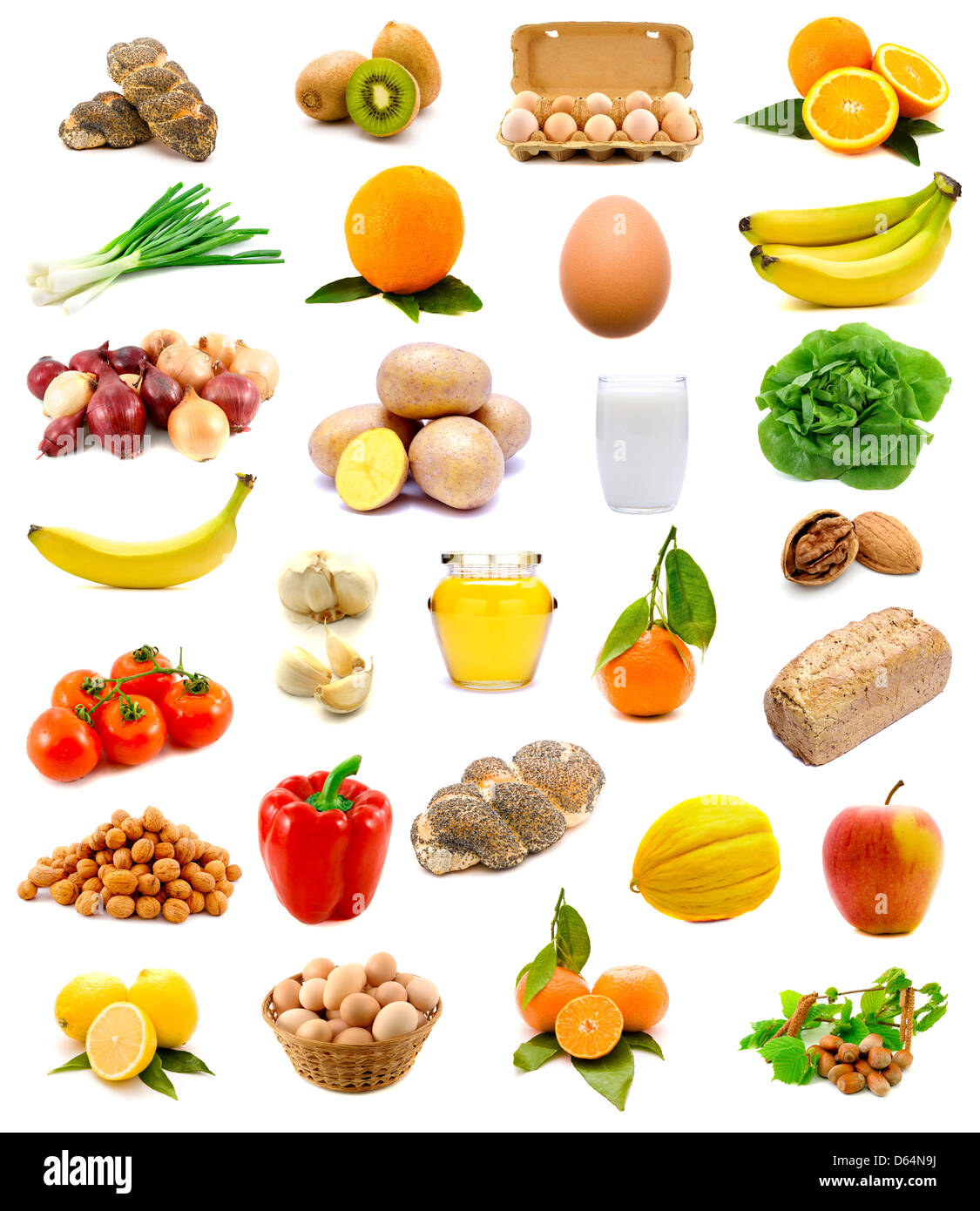 Grupo de alimentos saludables, como frutas, verduras, leche, pan y huevos  aislados en un fondo blanco Fotografía de stock - Alamy
