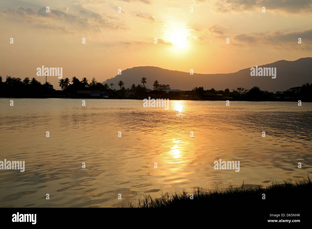 Atardecer en Kampot Foto de stock